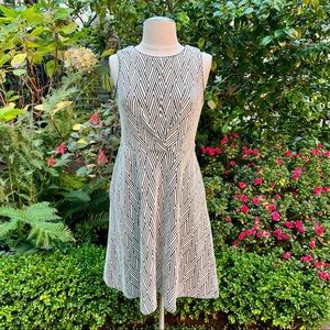 Banana Republic Jacquard Knit Fit-and-Flare Black White Sz 2